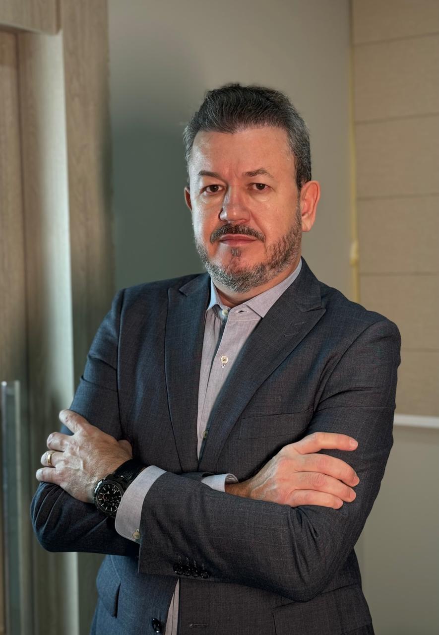 DR. ADHEMAR CAZELI GOMES 